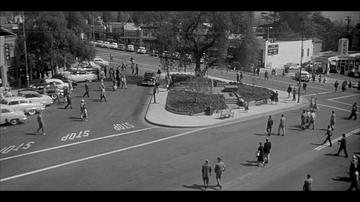 Invasion of the Body Snatchers 1956_Santa Mira town square
