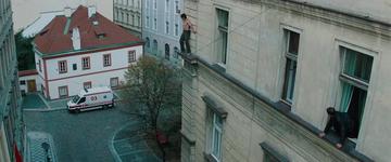 Mission Impossible - Ghost Protocol_Hunt climbing outside the hospital