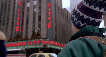 Home Alone 2 Lost in New York_Kevin visits Radio City Music Hall