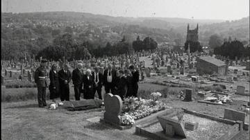 Dead Mans Shoes_The funeral
