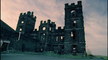 Dead Mans Shoes_The castle