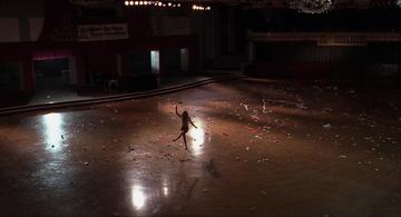 Almost Famous_Penny dances in the auditorium