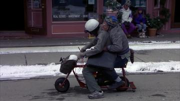 Dumb and Dumber_Harry and Lloyd arrive in Aspen