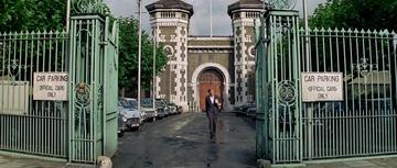 The Italian Job (1969)_Charlie is released from prison