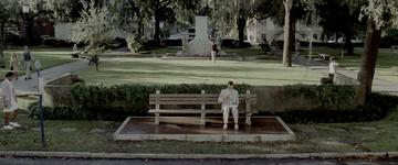 Forrest Gump_Forrest sat on the famous bench