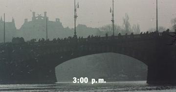Slaughterhouse-Five_Crossing the bridge in Dresden