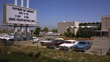 Bullitt_The out-of-town motel