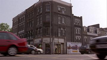Trainspotting_Renton becomes an estate agent