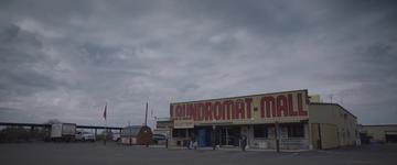 Nomadland_Laundromat mall