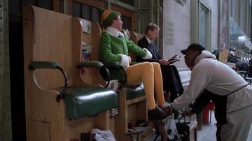 Elf_Buddy gets his shoes shined