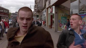 Trainspotting_Renton and Spud run from the police