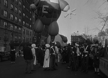 Miracle On 34th Street (1947)_The parade assembles