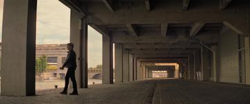 Mission Impossible - Fallout_Hunt scopes out the underpass