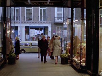 Tinker Tailor Soldier Spy (TV). Smiley in the shopping arcade