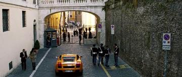 Mission Impossible III_Zhen Li at the gate to the Vatican