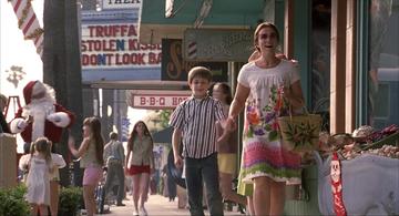 Almost Famous_William and Elaine on the street