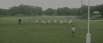 Forrest Gump_Forrest runs across the football field