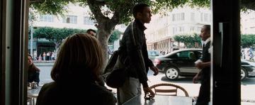 The Bourne Ultimatum_The exchange of phones at the café in tangier