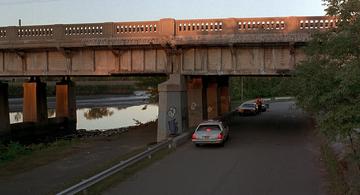 Cop Land_Heflin reminisces under the bridge