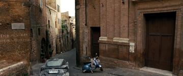 Quantum of Solace_Bond arrives in Siena