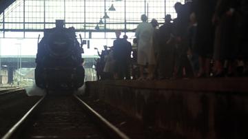 Cabaret_Brian arrives in Berlin