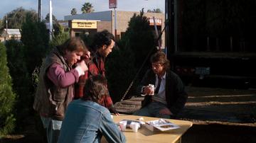 Lethal Weapon_Riggs makes a drug deal