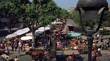 To Catch a Thief_The flower market