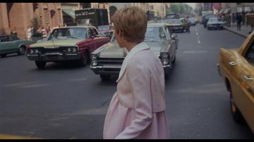 Rosemarys Baby_Rosemary walks into traffic