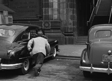 The Naked City_Garzah runs onto the bridge