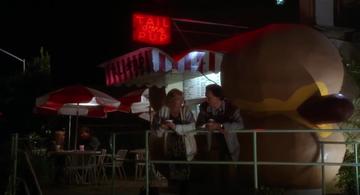 LA Story_Roland and Sara get hotdogs