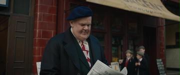 Stan & Ollie_Ollie reads a bad review