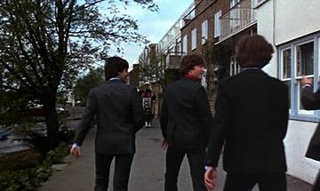 Help_Meeting a marching band on the riverfront