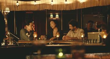 Past Lives_Nora, Hae Sung and Arthur at the bar