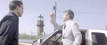 Jaws_Brody and the Mayor argue about closing the beach.